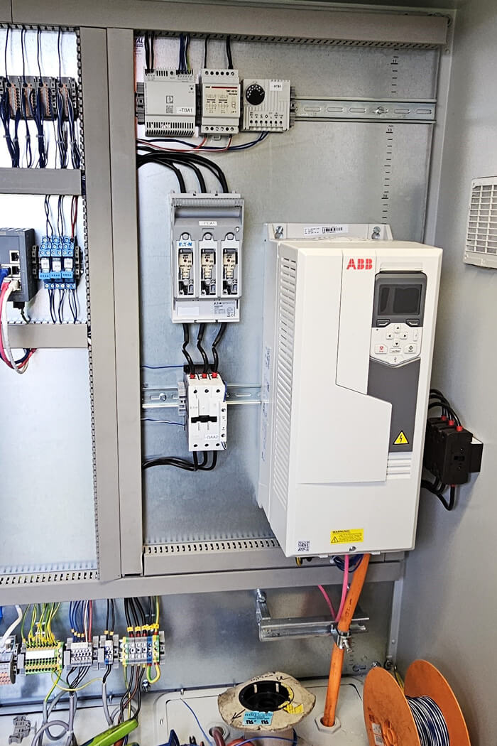connected low-voltage frequency inverter